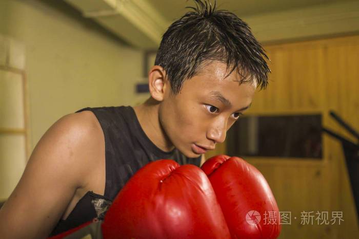 中国坚持握手非挥拳;中国坚持握手非挥拳的人